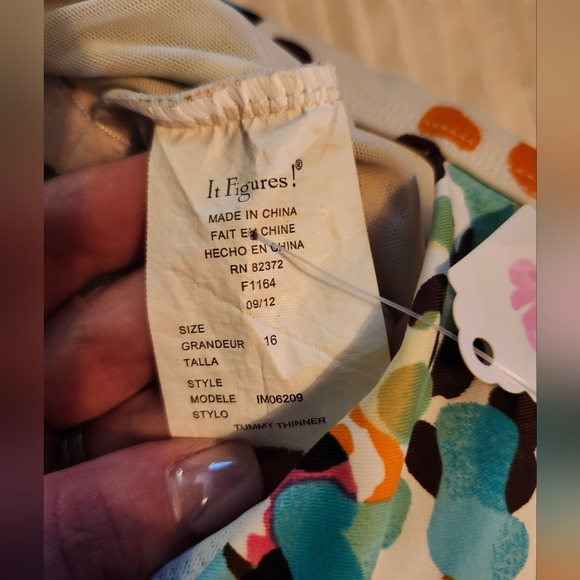 Swim top - Picture 4 of 4